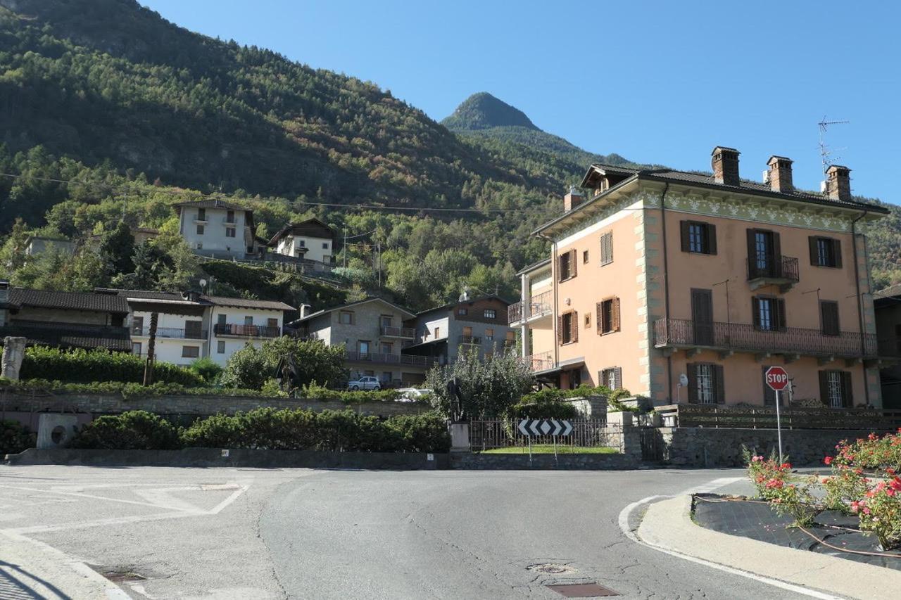 Casa Vacanze Valle D'Aosta - Maison Lugon エクステリア 写真